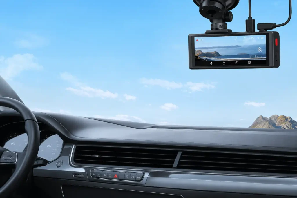 Best Dash Cam Features for Your Amazing Summer Road Trip!